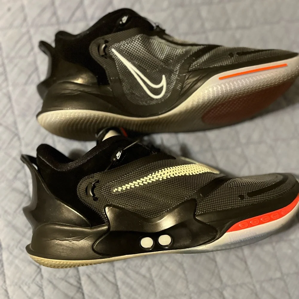 Nike Black and White Sneakers as 15‎